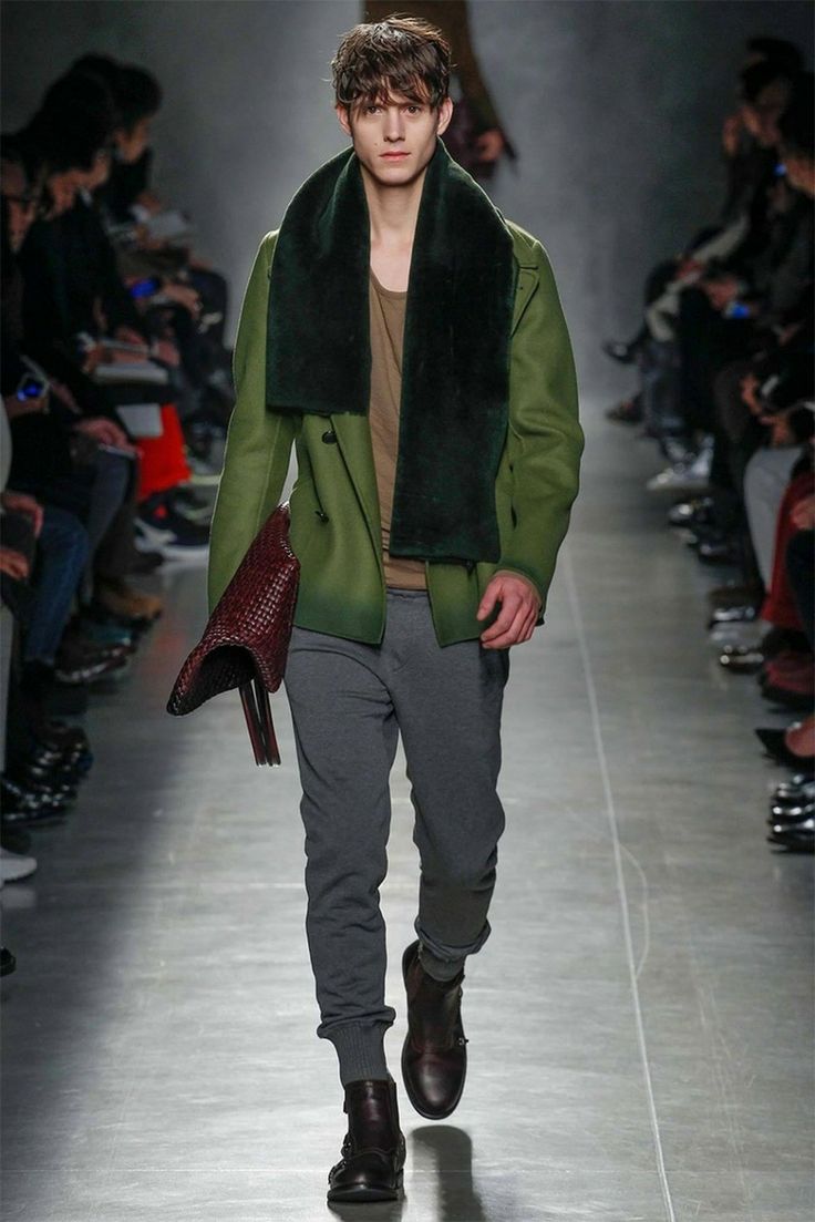 pea-coat-crew-neck-t-shirt-sweatpants-boots-scarf-original-1351