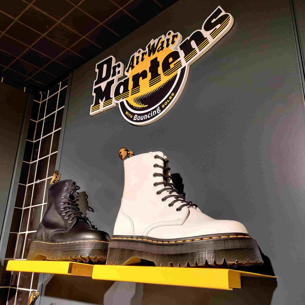 Dr, Martens Bari