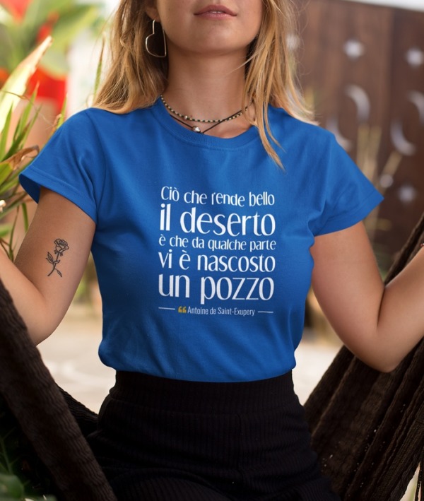 T-shirt con citazioni stampate